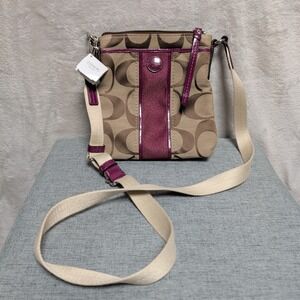 New Coach Signature Khaki Passion Berry Trim Crossbody Swingpack Bag F48806
